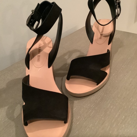 Gianni Bini ankle strap sandal with wooden heel - Picture 10 of 16